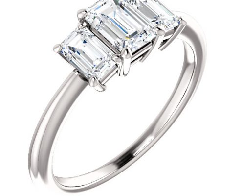 Three Stone Emerald Diamond Ring- Anillos de compromiso en Monterrey